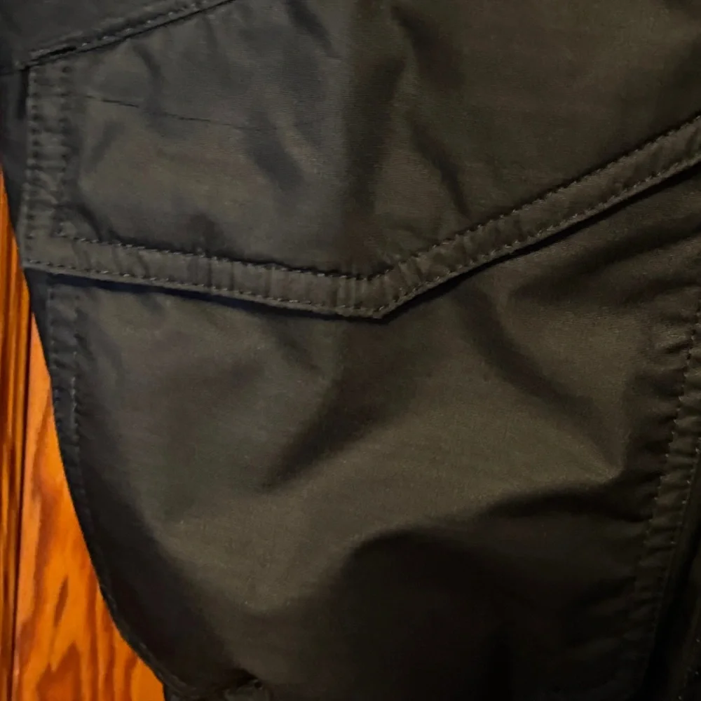 The North Face Boys Black Hooded Puffer Jacket. Size XS/6
